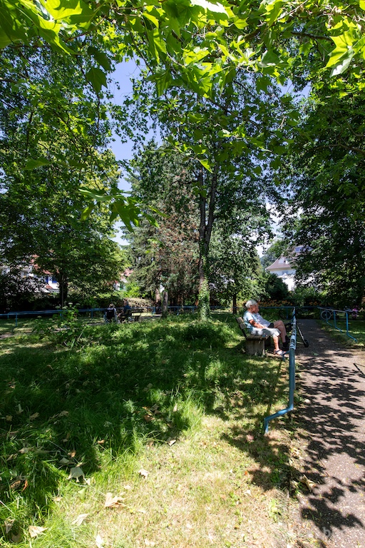 Blindenheim Freiburg Blick in ein freies Zimmer vom Flur aus